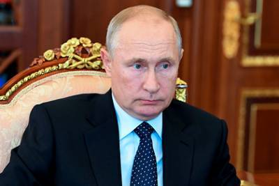Путин отправил в отставку трех генералов СКР
