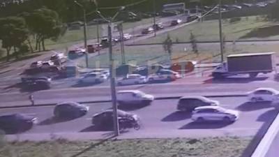 Появилось видео момента аварии у моста Александра Невского