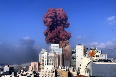 Взрыв в Бейруте: появились спутниковые снимки разрушенного города