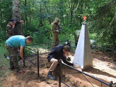 Доброхоты восстановили очередное воинское захоронение в Смоленской области