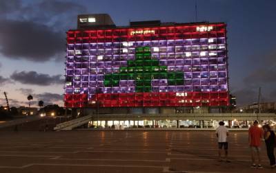 Человечность превыше любого конфликта: мэрию Тель-Авива подсветили флагом Ливана