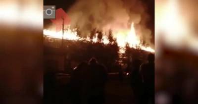 Пожар площадью 600 кв. м потушили в доме в Красноярском крае