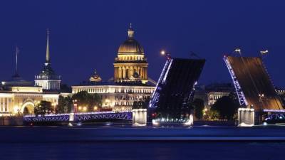 Туристическую отрасль Петербурга поддержат субсидиями