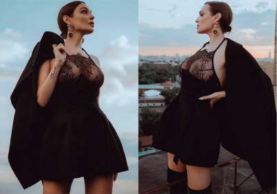 Алена Водонаева сфотографировалась в прозрачном одеянии и поразила фанатов