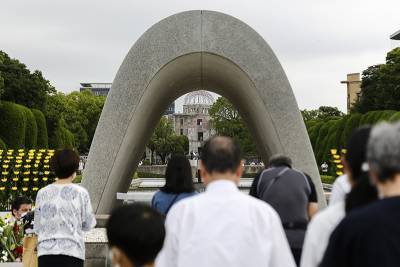В Хиросиме почтиили память жертв атомной бомбардировки