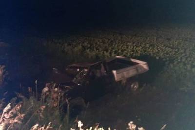 В Башкирии автомобиль вылетел в кювет: водитель погиб, пассажир – в больнице