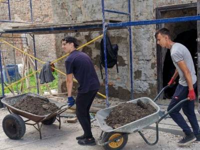 В Луцке археологи раскопали проход, который ведет к тайным подземельям монастыря