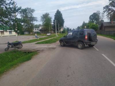В Тверской области пьяный водитель мопеда попал в больницу после столкновения с легковушкой