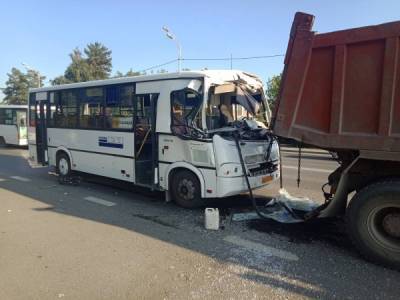 Массовая авария в Тюмени: водителю автобуса стало плохо
