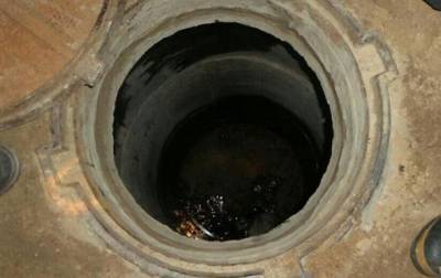 На Киевщине три человека погибли при чистке канализации