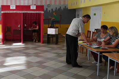 На выборах президента Белоруссии досрочно проголосовали почти 13 процентов