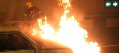 Легковой автомобиль сгорел в Петрозаводске