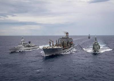 Появилось сообщение о бегстве из-за сил РФ устроивших провокацию в Черном море кораблей НАТО