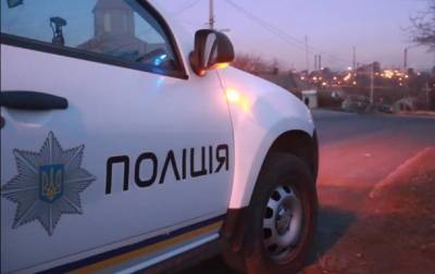 На Киевщине устроили стрельбу на дороге, пострадала девушка