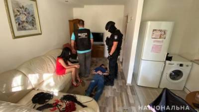 На Закарпатье поймали вымогателей, которые шантажировали пострадавших распространением пикантных видео с их участием