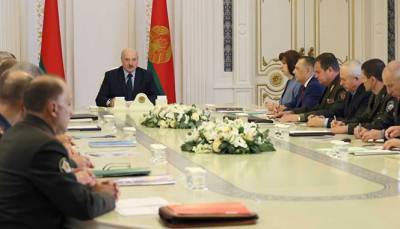 Лукашенко проводит совещание по обеспечению безопасности избирательной кампании