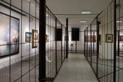 Апелляционный суд отменил арест коллекции картин Порошенко