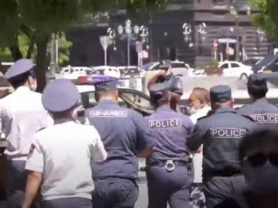 Маски-шоу продолжаются: В Ереване протестующего гражданина подвергли приводу за неправильное ношение маски