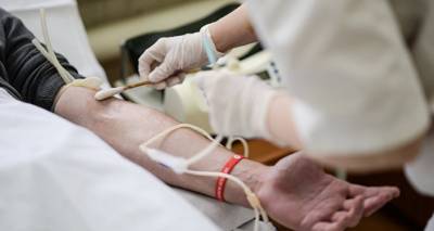 Донорский центр Латвии призывает прийти на помощь людей с нулевой и А группами крови