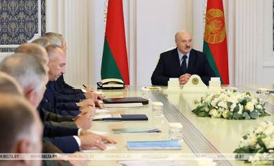 Решим по-человечески вопрос «33 богатырей»: Лукашенко пригласил генпрокуроров России и Украины