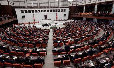 Девять депутатов турецкого парламента заразились коронавирусом