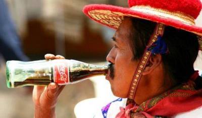 Уроки ковида: в Мексике запретили продавать газировку детям