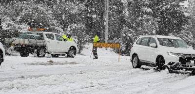 На Австралию обрушился сильный снегопад: 750 домов остались без света