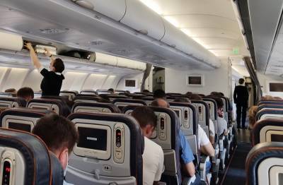 На рейсах в Турцию отгородят места для пассажиров с подозрением на COVID-19
