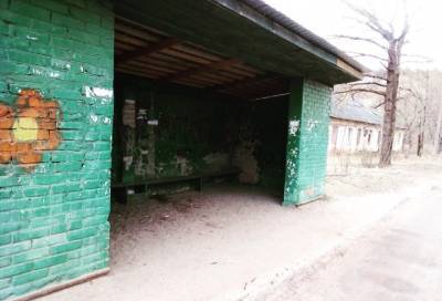 В населенных пунктах Сланцевского района обновляют остановки