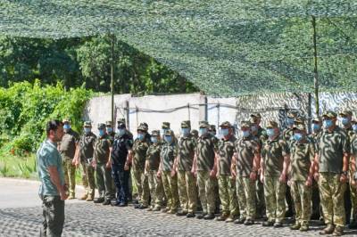 Зеленский призвал придерживается режима тишины на Донбассе и поблагодарил военных