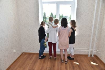 В Воронеже 50 четырехкомнатных квартир отданы многодетным семьям