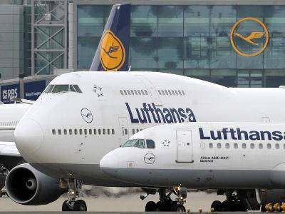 Авиакомпания Lufthansa потерпела убытки в размере 2 млрд. долларов во втором квартале года из-за коронавируса