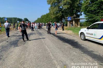 В Ивано-Франковской области протестующие перекрыли дорогу из-за отсутствия покрытия