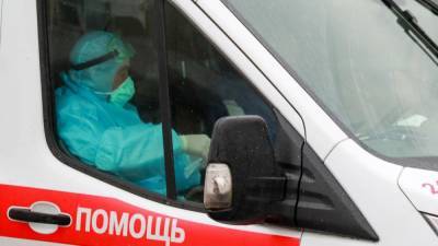 "Фонтанка": медикам в Петербурге не выплатили страховку за COVID-19