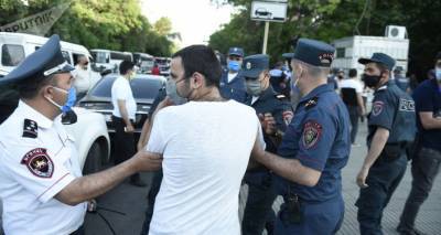 Продление режима ЧП в Армении: экономике развяжут руки, митингам дадут зеленый свет