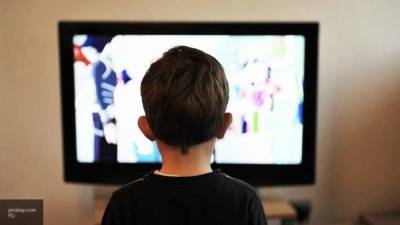 Ученые из Великобритании объяснили тягу детей к телевизору