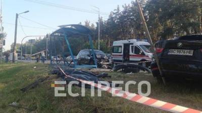 ДТП на Киевщине: автомобиль перевернулся несколько раз, три человека погибли