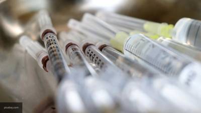 Запад использует вакцину от COVID-19 в инфовойне против России