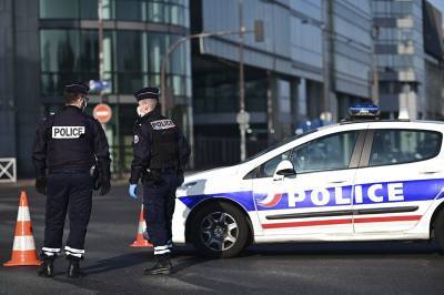 Мужчина захватил заложников в банке во французском Гавре