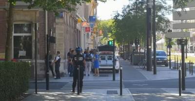Во Франции вооруженный человек захватил заложников в банке. Видео | Мир | OBOZREVATEL