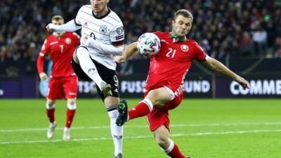 Футболиста сборной Беларуси дисквалифицировали за участие в договорном матче