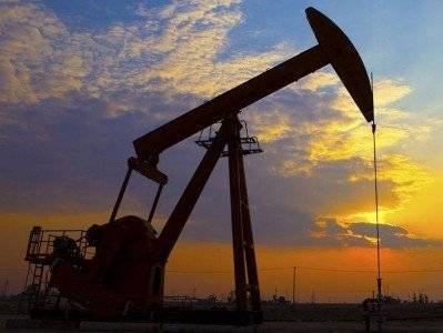 Доходы Азербайджана от продажи прибыльной нефти и газа сократились в 2 раза