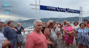 Власти проигнорировали требование закрыть Геленджик для туристов