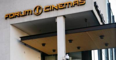 Посетители латвийских кинотеатров должны оставлять свой номер телефона