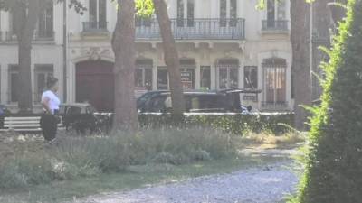 Мужчина, захвативший отделение банка во Франции, отпустил нескольких заложников
