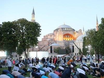 Politico: Для христиан Турции решение по собору Святой Софии стало еще одним ударом