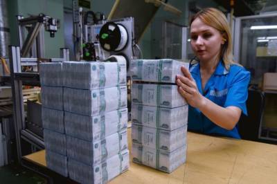 Минфину выгодна девальвация рубля: сенсационный доход на "фантике" раскрыл экономист