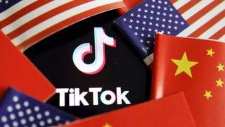 Трамп подписал указ против "угрозы TikTok". Санкции вводятся против компании-владельца соцсети