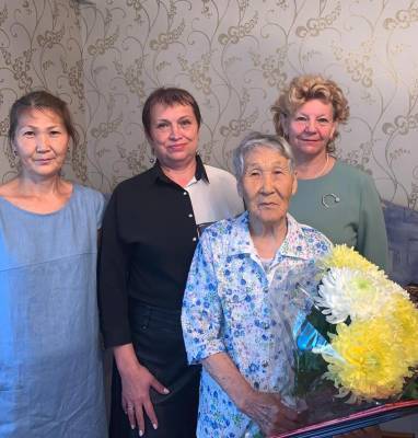 Жительницу Долинска Ра То Мико поздравили с 95-летием