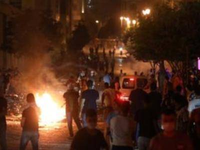В Бейруте полиция применила слезоточивый газ для разгона демонстрантов